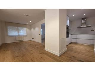 Rent Flat  Còrsega. Alquiler de piso en barcelona capital