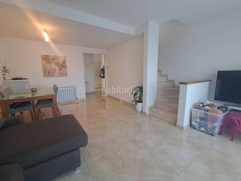 Foto b3abe1ae-767f-43c2-bebd-f965df35fe6f. Haus mit heizung parking in Abrera