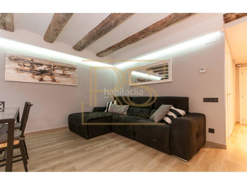 Foto 9b3328e5-ee9a-4134-9ecb-0ab4ec8de24e. Alquiler piso en carretes 21 piso de 3 habitaciones ciutat vella en Barcelona