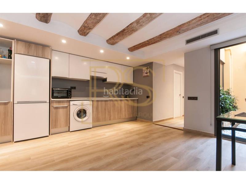 Foto 0011752d-2b97-4b92-b375-1fe404c74580. Rent flat in carretes 21 in Raval Barcelona