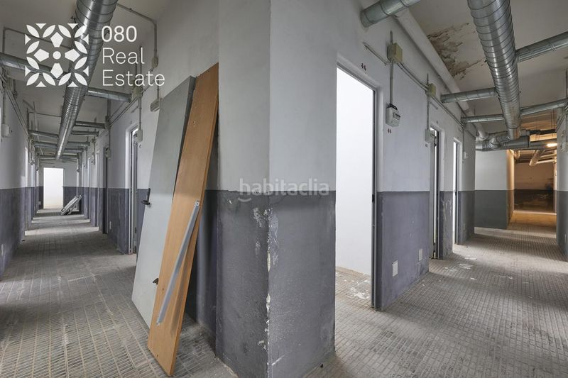 Foto c037c798-e783-4db6-86a2-43d6be0c9e78. Local comercial a Sant Antoni Barcelona