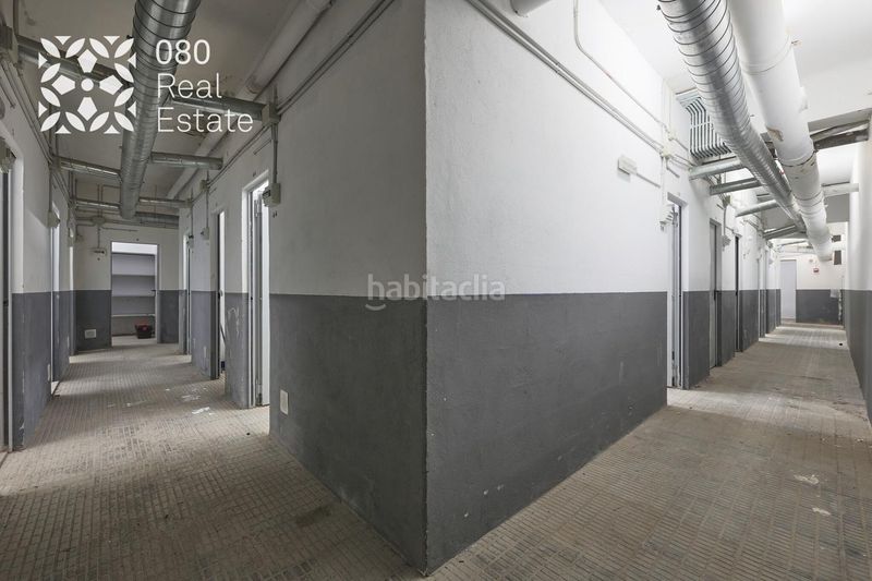 Foto c6a73963-e810-4314-97a4-ee0405bf122a. Local comercial a Sant Antoni Barcelona