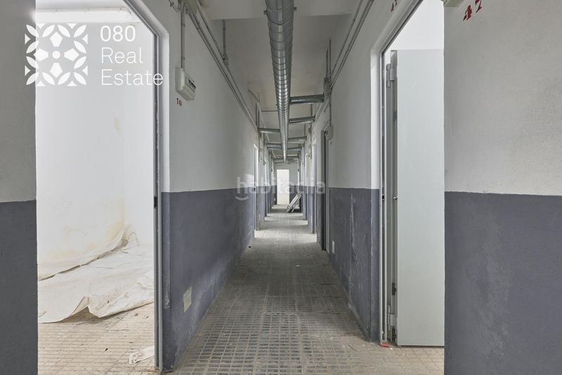 Foto e3e5b856-8791-49f3-846e-d6d5b1aca252. Local comercial a Sant Antoni Barcelona