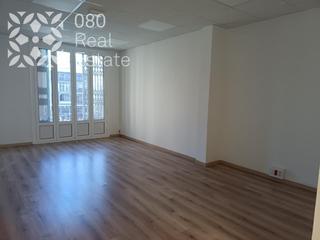 Alquiler Oficina  De catalunya. Oficina en alquiler rbla.catalunya con pequeña terraza