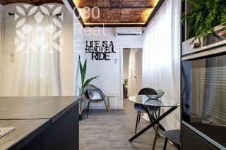 Etagenwohnung  Carrer del rossell. Apartamento con vistas a sagrada familia inversor o particular