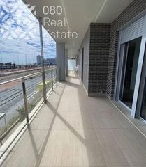 Lloguer Pis  De pi i margall. Piso en badalona con piscina y parking 4 habitaciones temporal