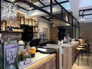 Traspaso Local Comercial  Carrer de pujades. Precioso local en poble nou con terraza exterior