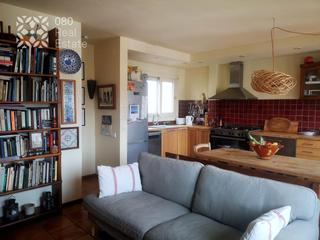 Casa  Carrer puig gentil. Exclusiva casa de 4 plantas, 3 de vivienda más 1 local