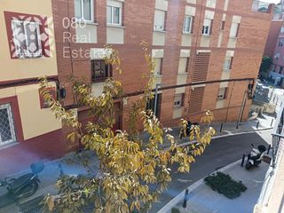 Etagenwohnung  De briquets. Piso en venta de 50 m2 cerca metro roquetas