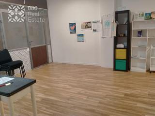 Location Local commercial  Meridiana. Local comercial reformado con entrada desde la calle