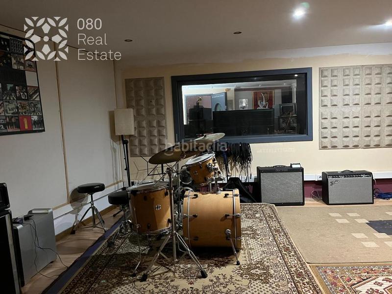 Foto 6220f2c1-06ca-4650-9ff0-697167e17c92. Local comercial exclusivo local en varios niveles en horta en Barcelona