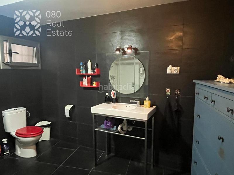Foto 8a87bdef-7a9f-4b2a-abba-7afa66820cde. Local comercial exclusivo local en varios niveles en horta en Barcelona