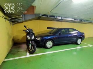 Parking voiture  Carrer dels amics. Amplia plaza de parking de 11,40 m2, ubicada en planta 2