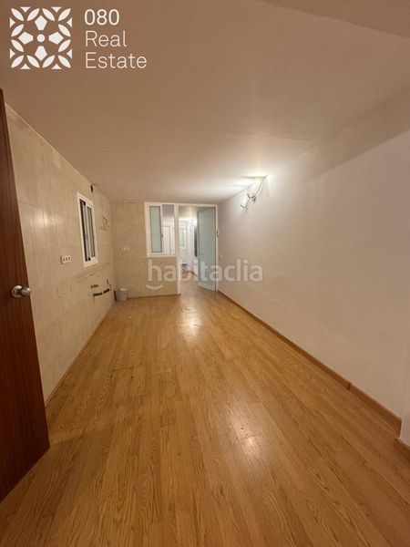 Foto fa1853c5-3d64-4ade-9ed1-37383fddaa96. Local comercial a Congrés - Indians Barcelona
