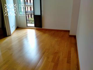 Appartamento  Carrer d'aribau. Exclusiva vivienda de 72 m2 en finca señorial, típica de la eixa