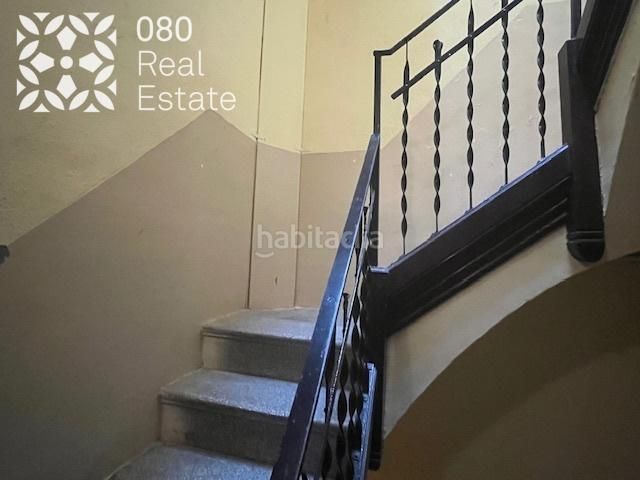 Foto e0d3a95e-f3cd-49b2-9916-beae94c72698. Pis a Sants Barcelona