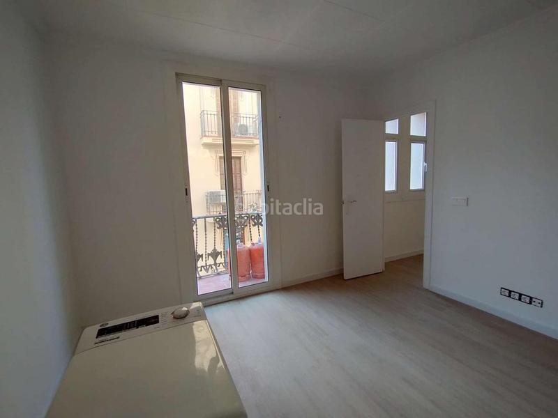 Foto 115a0bbb-7d0f-4d9d-957b-42027d259336. Piso  alquilado hasta 2027 en Sants en Sants Barcelona