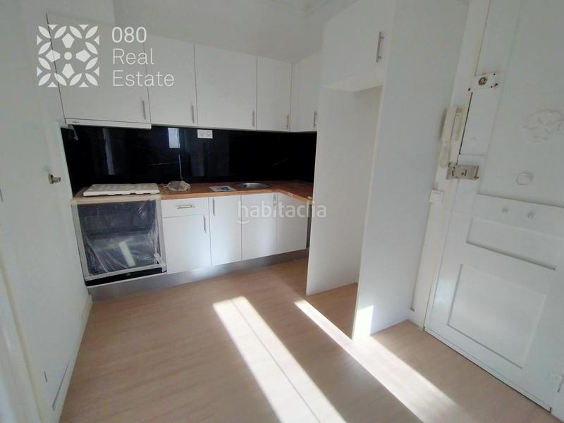 Foto 1f0d1fc3-c27b-4c14-b625-c05269a45868. Piso  alquilado de 2 habitaciones y balcón en Barcelona