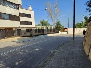 Pis  De garriga i roca. Piso okupado de 30 m2  6 m2 terraza y piscina comunitaria