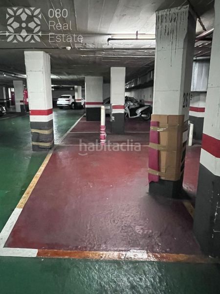 Foto b2fd01d4-bd74-492c-9167-5c56a63ec1e7. Aparcament cotxe a Sants Barcelona