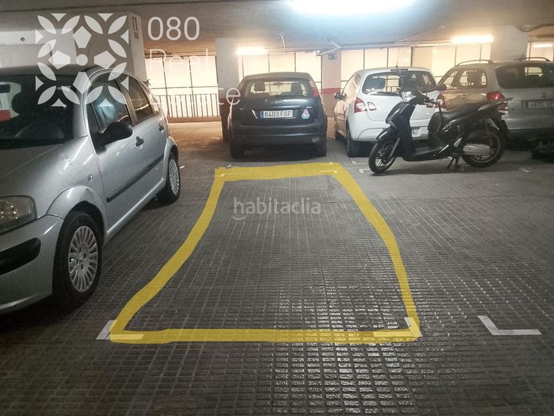 Foto 1a4bd34a-7a20-4f9d-8931-4c50f74d40e6. Aparcament cotxe a Vila de Gràcia Barcelona