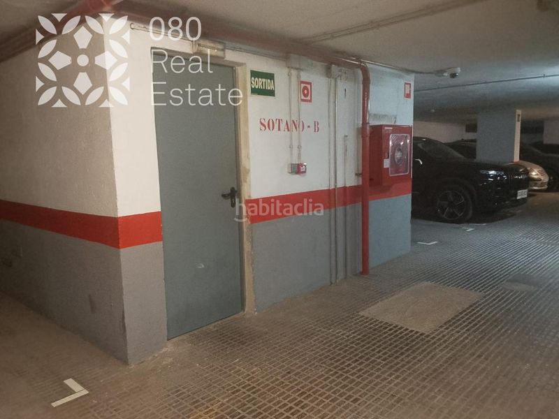 Foto db90a1ad-000c-40c1-bbd1-fbbde919cf5d. Aparcament cotxe a Vila de Gràcia Barcelona