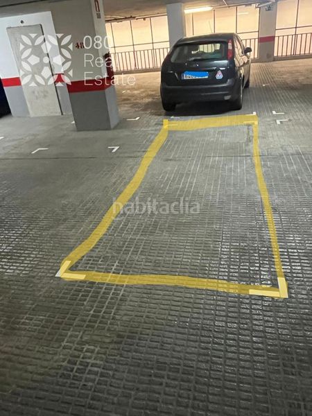 Foto f60ac7a9-d009-4f12-ac38-dcb72dea3a8e. Aparcament cotxe a Vila de Gràcia Barcelona