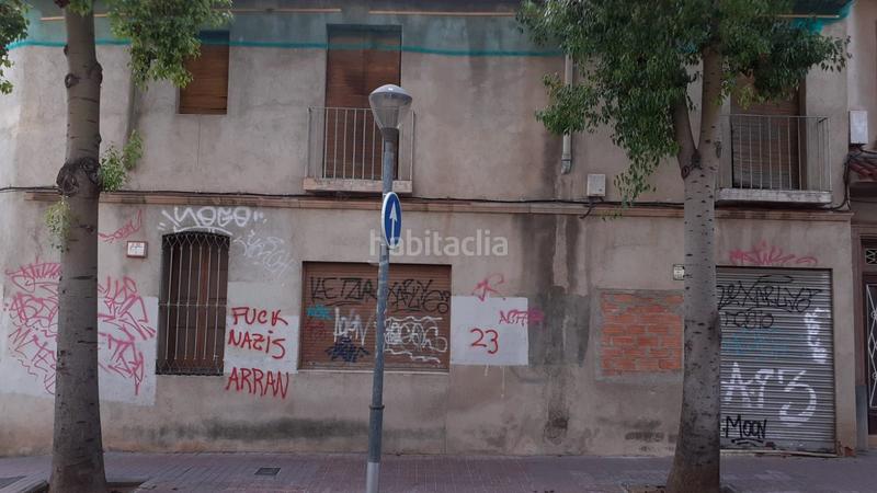 Foto 0fdbdae0-9bcd-48e2-b8d5-db6d93ce1f79. Finca rústica solar esquinero en zona centro! en Centre Sabadell