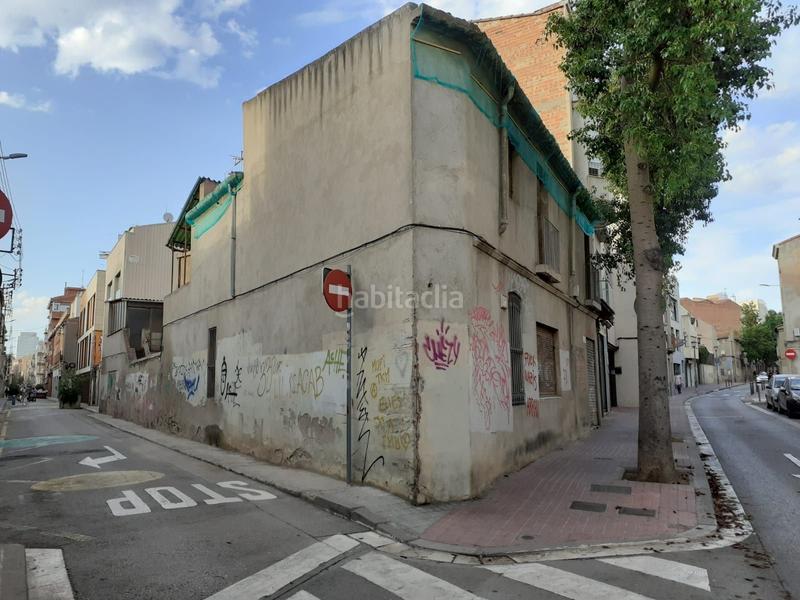Foto d9786a4d-2433-42a0-a848-b7848e46f701. Finca rústica solar esquinero en zona centro! en Centre Sabadell