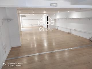 Lloguer Local Comercial a Centre. Local al lado de la rambla!