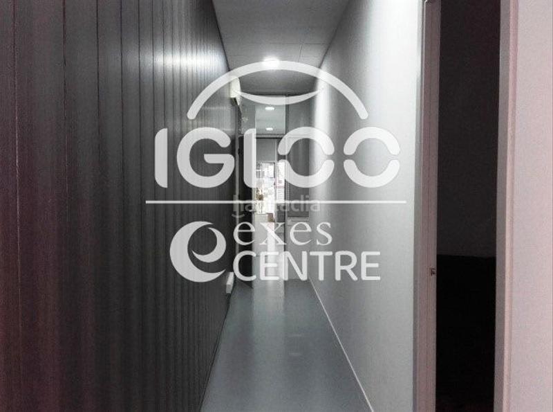 Foto 44a150bc-1abd-4836-af23-90731ab69499. Local comercial local reformado en el centro! en Centre Sabadell