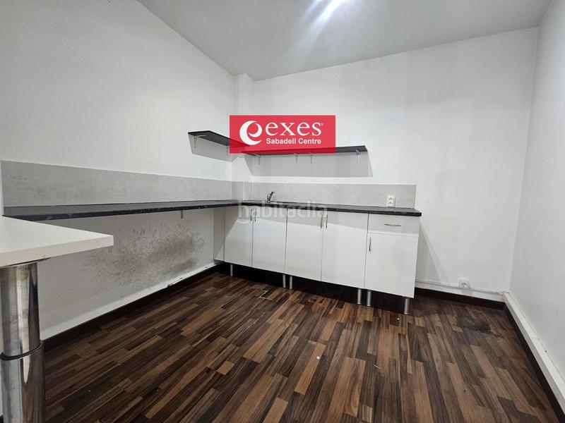 Foto 4778ce16-5197-41aa-b684-f73739b63b21. Alquiler local comercial fantástico local en el centro al lado de plaça de làngel! en Sabadell