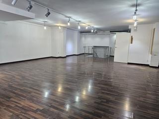 Lloguer Local Comercial a Centre. Fantástico local en el centro al lado de plaça de làngel!