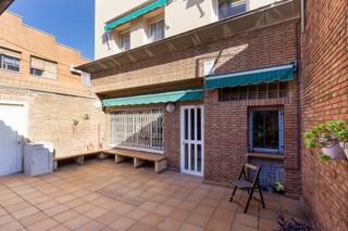 Casa adossada a Hostafrancs. Exclusiva casa en venta de 6 habitaciones ideal para grandes fam