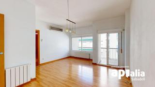 Pis a Sol i Padrís - Sant Oleguer. Piso de 3 habitaciones en sol i padris!