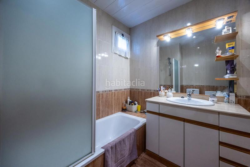 Foto 4dfb9e3f-b690-474f-adb4-0db7f32472f6. Casa adosada exclusiva casa adosada cantonera al lado del parc catalunya! en Sabadell