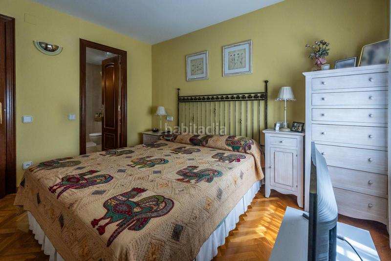 Foto c64120b9-2a24-4f79-9223-36b4c0771984. Casa adosada exclusiva casa adosada cantonera al lado del parc catalunya! en Sabadell