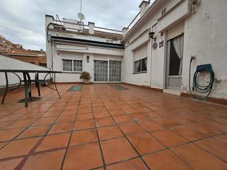 Maison dans Creu Alta. Vivienda exclusiva en la creu alta! casa con dos mundos, vive ar
