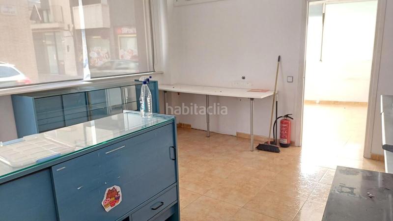 Foto e480a648-a639-4310-ade5-903a9438506b. Alquiler local comercial magnífico local esquinero en pleno centro! en Sabadell