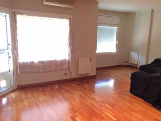 Miete Etagenwohnung in Centre. Vivienda destinada a alquiler temporal y transitorio por 1 año!