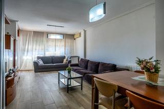 Pis a Castellarnau. Piso en castellarnau de 3 hbs con parking y trastero incluidos!