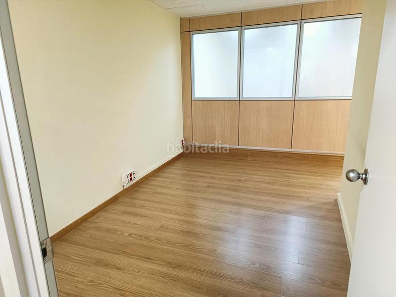 Foto 4e6a4892-644d-41dd-8e0c-5d9a97d840ff. Location local commercial dans Centre Sabadell