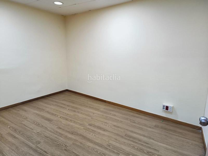 Foto 95a3d1c9-203a-48c0-9fdd-f27e27a8fde4. Location local commercial dans Centre Sabadell