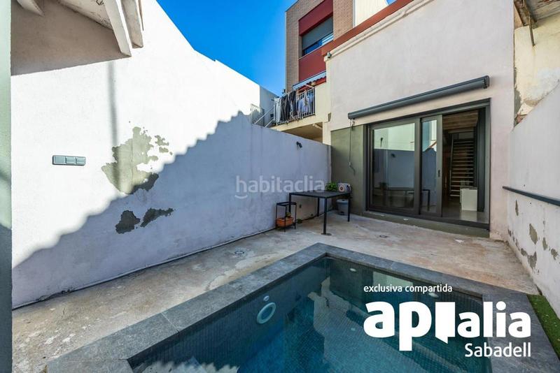 Foto 1a0bf013-617f-4143-bde6-8347630e752f. Casa  con piscina privada de 3 habitaciones! en Sabadell