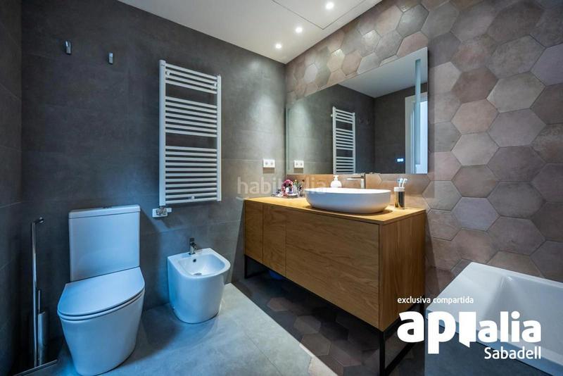 Foto 9c823aa7-4ba7-482b-a996-84720f3ad89d. Casa  con piscina privada de 3 habitaciones! en Sabadell