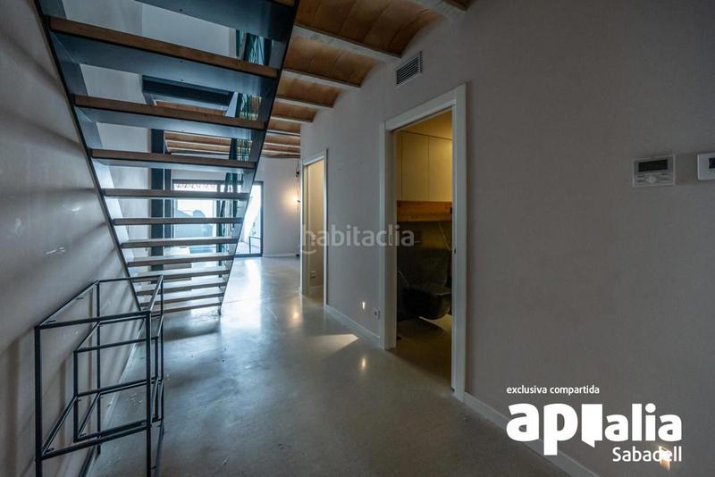 Foto b8e017fb-7b87-46a9-ac91-965db169fa21. Casa  con piscina privada de 3 habitaciones! en Sabadell