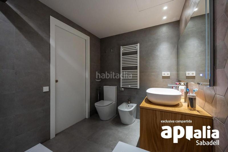 Foto f3f88c38-4a1b-4827-8f78-a871190166e8. Casa  con piscina privada de 3 habitaciones! en Sabadell