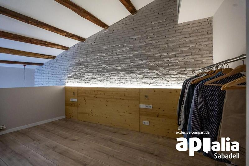 Foto fa71fe50-7b67-4e2c-a584-26e51162bb91. Casa  con piscina privada de 3 habitaciones! en Sabadell