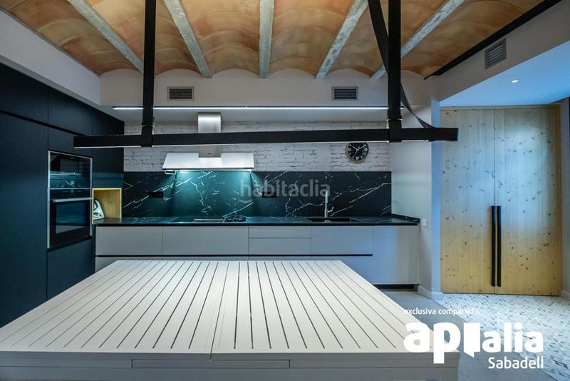 Foto fec4f0c2-5b28-41e7-a45a-9960c0d2e0d1. Casa  con piscina privada de 3 habitaciones! en Sabadell