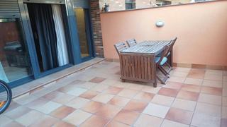 Pis a Can Gambús. Planta baja piso seminueva en can gambús con terraza, parking y